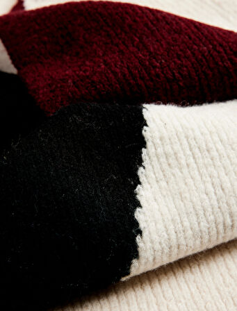 Geometrik Desenli Uzun Triko Atkı