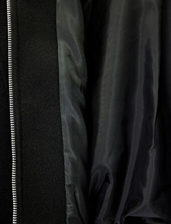 Uzun Kollu Klasik Yaka Fermuarlı Ceket