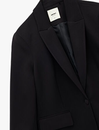 Kruvaze Yaka Kapaklı Cep Detaylı Uzun Kollu Blazer Ceket