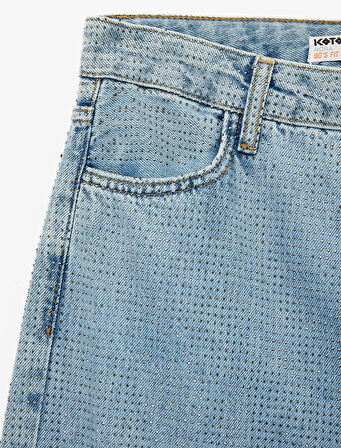 Pamuklu Düğmeli Düz Paça Taş Detaylı Jean Pantolon - Straight Fit Jean