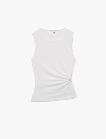 Aksesuar Detaylı Bisiklet Yaka Kolsuz Bluz