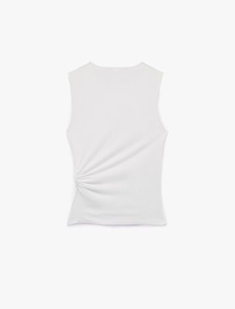 Aksesuar Detaylı Bisiklet Yaka Kolsuz Bluz