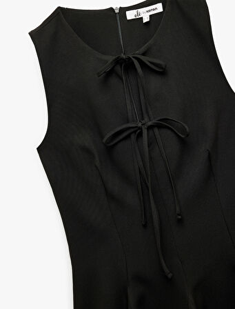 Kolsuz Fiyonklu Bağcıklı Yaka A Kesim Mini Elbise