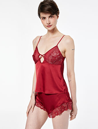 Dantel Detaylı İnce Askılı Pijama Üstü 