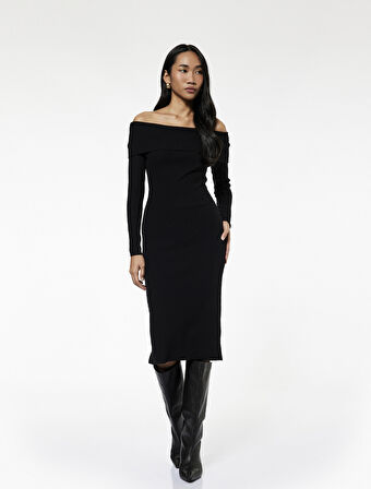 Uzun Kollu Omzu Açık Uzun Triko Elbise