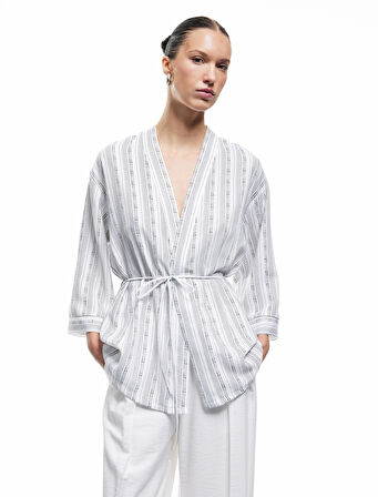 Rahat Kalıp Kemer Detaylı 3/4 Geniş Kollu Uzun Kimono