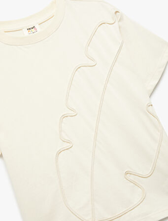 Pamuklu Kısa Kollu Bisiklet Yaka Yaprak Desenli Tişört