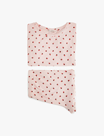 Rahat Kalıp Kısa Kollu Kiraz Baskılı Şortlu Pijama Takımı