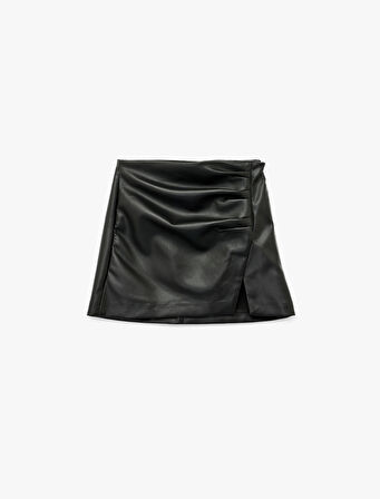 Drapeli Yırtmaçlı Suni Deri Mini Etek