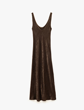 Slim Fit Kolsuz U Yaka Kalın Askılı Uzun Saten Elbise