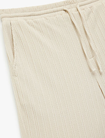 Beli Bağcıklı Cep Detaylı Dokulu Bermuda Şort