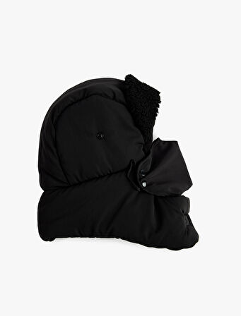 Çıtçıt Düğmeli Peluş Detaylı Kar Şapkası