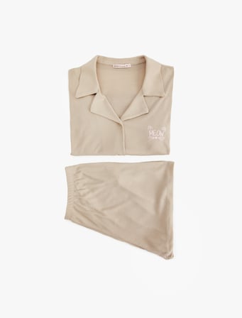 Gömlek Yaka Kısa Kollu Nakışlı Şortlu Pijama Takımı