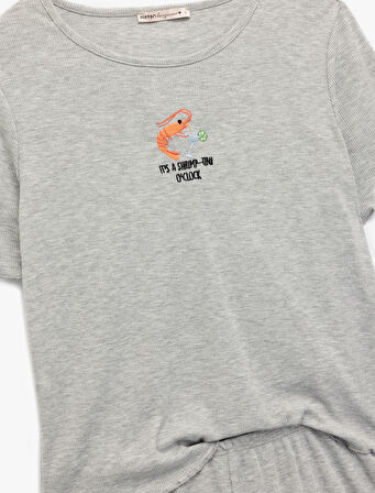 Rahat Kalıp Kısa Kollu Bisiklet Yaka Nakışlı Şortlu Pijama Takımı