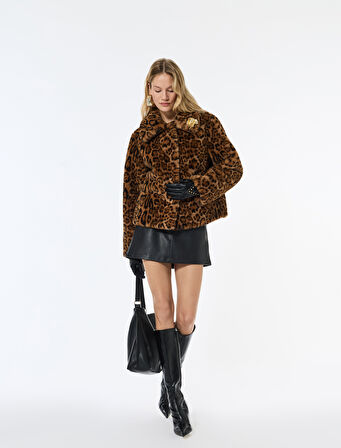 Uzun Kollu Düğmeli Leopar Desenli Suni Kürk Mont