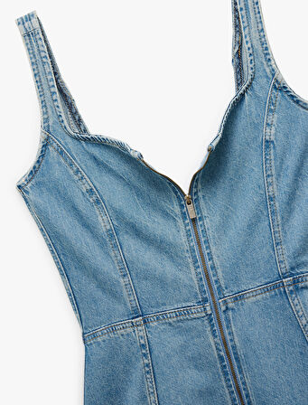 Kare Yaka Kolsuz Fermuar Detaylı A Kesim Yırtmaçlı Midi Denim Elbise