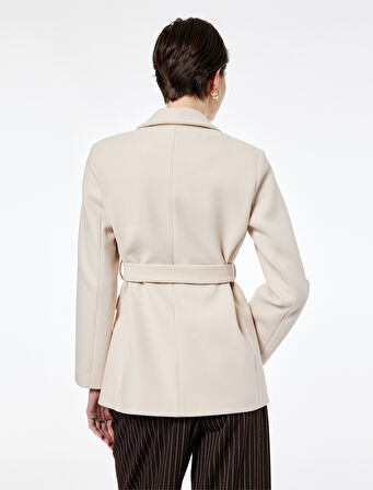 Cepli Düğmeli Kemer Detaylı Uzun Kollu Kaşe Ceket