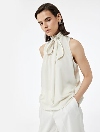 Bağlamalı Dik Yaka Kolsuz Bluz 