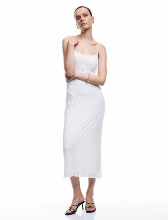 Astarlı Slim Fit Midi Boy İnce Askılı Dantelli Elbise