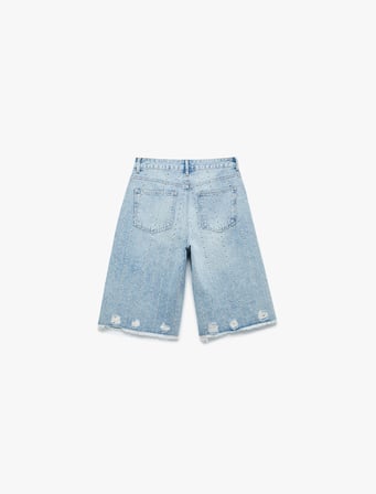 Troklu Yıpratılmış Düğmeli Cepli Bermuda Denim Şort