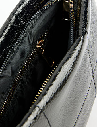 Metalik Görünümlü Fermuarlı Kapitoneli Askılı Omuz Çantası