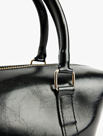 Metal Aksesuarlı Tokalı Fermuarlı Suni Deri El Çantası