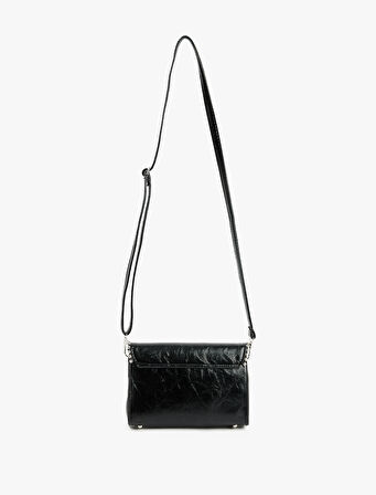 Metal Aksesuarlı Suni Deri Askılı Çapraz Çanta