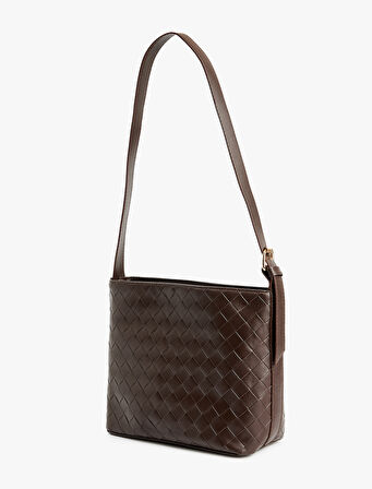 Örgü Desenli Toka Detaylı Suni Deri Omuz Çantası