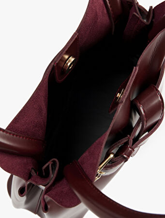 Metalik Aksesuarlı Toka Detaylı Saplı Suni Deri Çanta