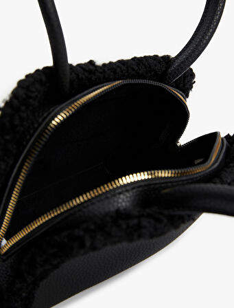 Peluş Detaylı Fermuarlı Saplı Suni Deri Omuz Çantası