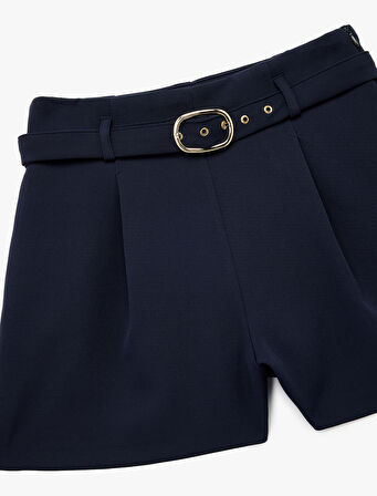 Pile Detaylı Kemer Detaylı Mini Şort