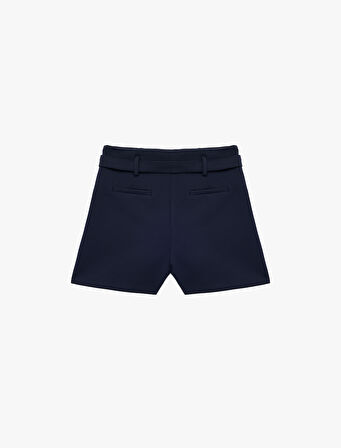 Pile Detaylı Kemer Detaylı Mini Şort