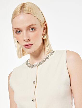 Düğmeli Bisiklet Yaka Taşlı Triko Yelek