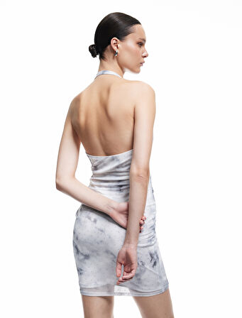 Slim Fit Desenli Sırt Dekolteli Degaje Yaka Taşlı Mini Elbise