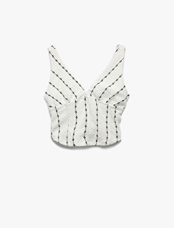 V Yaka Arkası Pencere Detaylı İşlemeli Fisto Kolsuz Bluz