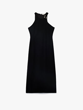 Krep Kumaş Aksesuar Detaylı Kolsuz Halter Yaka Uzun Elbise