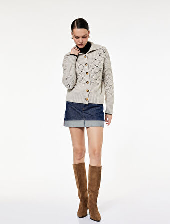 Uzun Kollu Düğmeli Devrik Yaka Örgü Hırka