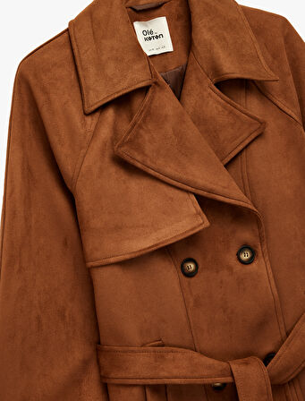 Kruvaze Yaka Cep Detaylı Kemerli Uzun Kollu Suni Süet Trençkot