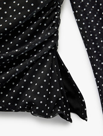 Asimetrik Yaka Uzun Kollu Puantiyeli Tişört