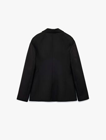 Uzun Kollu Cepli Düğmeli Kruvaze Blazer Ceket