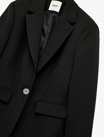 Uzun Kollu Cepli Düğmeli Kruvaze Blazer Ceket