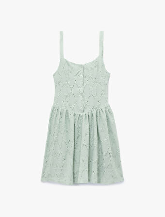 Kare Yaka Rahat Kesim Brodeli Düğmeli Askılı Mini Elbise