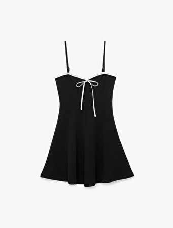 Kalp Yaka Fiyonk Detaylı Askılı Mini Elbise