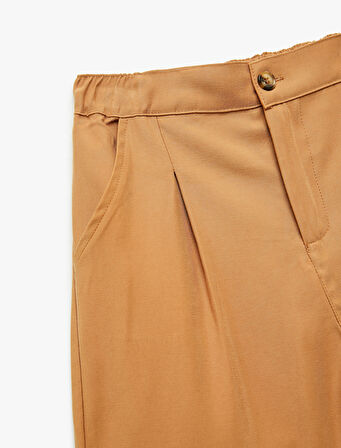 Beli Lastikli Düğmeli Viskon Basic Şort