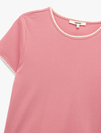 Pamuklu Slim Fit Kısa Kollu Bisiklet Yaka Kroşe Detaylı Tişört