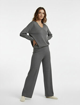 Uzun Kollu Rahat Kalıp V Yaka Pijama Üstü