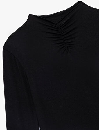 Slim Fit Uzun Kollu Drape Detaylı Dik Yaka Tişört