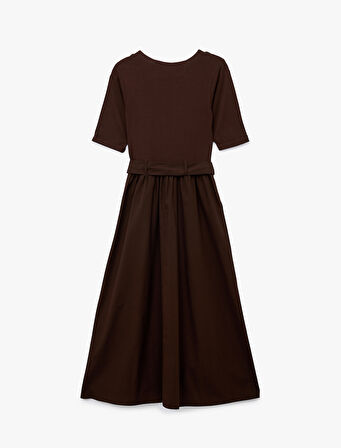 U Yaka Kısa Kollu Kemer Detaylı A Kesim Uzun Elbise