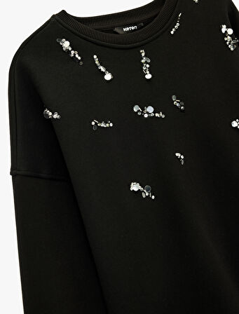 Şardonlu Uzun Kollu Bisiklet Yaka Pul Payet Detaylı Sweatshirt