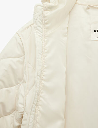 Uzun Kollu Cepli Fermuarlı Kapüşonlu Kapitone Mont